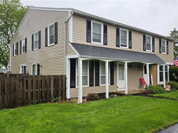 61 Springwood Dr, Webster, NY 14580