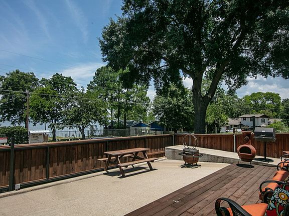 5th image of 241 Harbor Dr