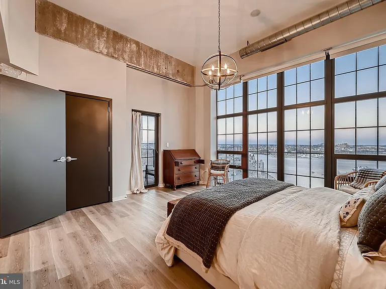 1200 Steuart St #1611 — Photo 21