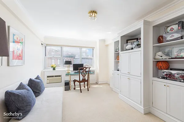 Sold by Sotheby's International Realty | media 6