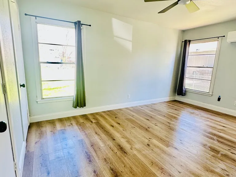 617 Jane Ln — Photo 4