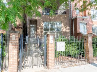 2821 N Damen Ave #1, Chicago, IL 60618
