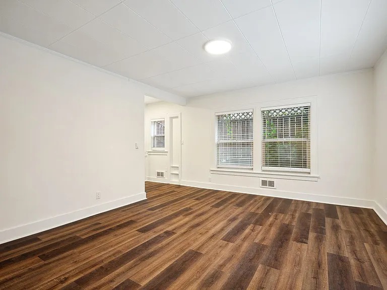 5th & Mercer Apartments — Photo 9