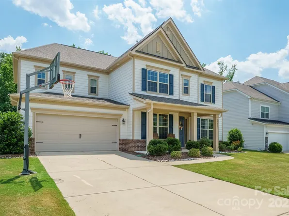 10437 Paper Birch Dr, Charlotte, NC 28215