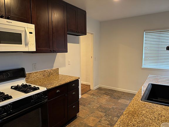 2nd image of 1464 Belle St #1