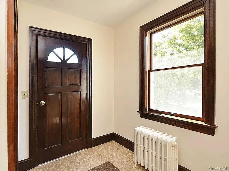 40 Perry Ave — Photo 4