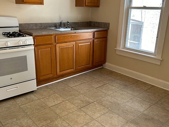 5th image of 271 S Prospect St #5