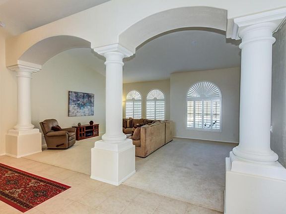 4th image of 1934 E Vista Dr