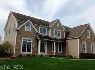 60 Chadwick Dr, Aurora, OH