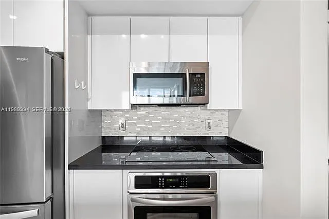 92 SW 3rd St #4702 — Photo 14