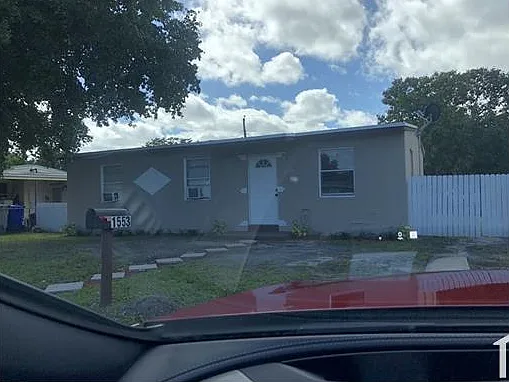 2811 NE 2nd Ter #3
