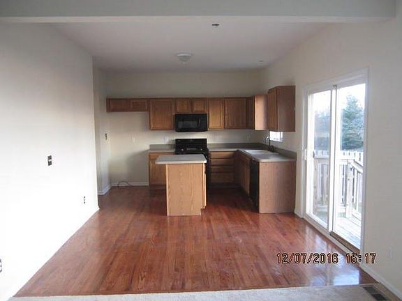 3rd image of 7570 Kensington Dr
