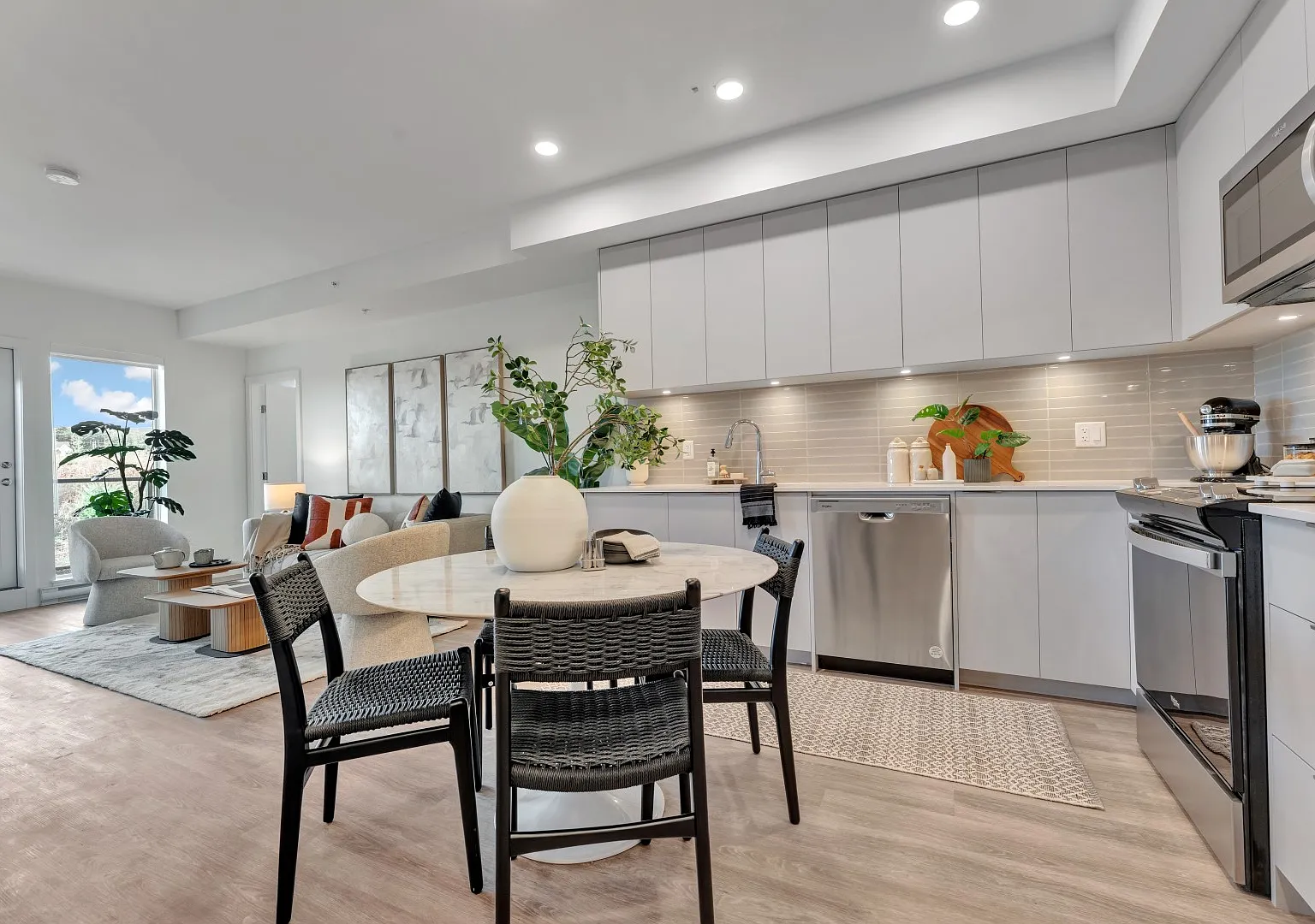 2515 Hackett Crescent — Photo 1