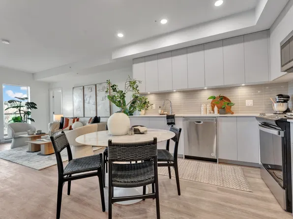 Bella Vista Apartments