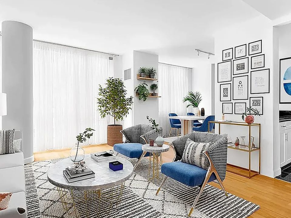 1st image of 320 W 39th St #9E