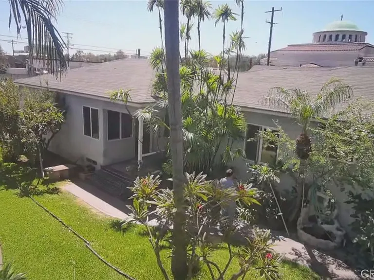 8330 La Villa St — Photo 19