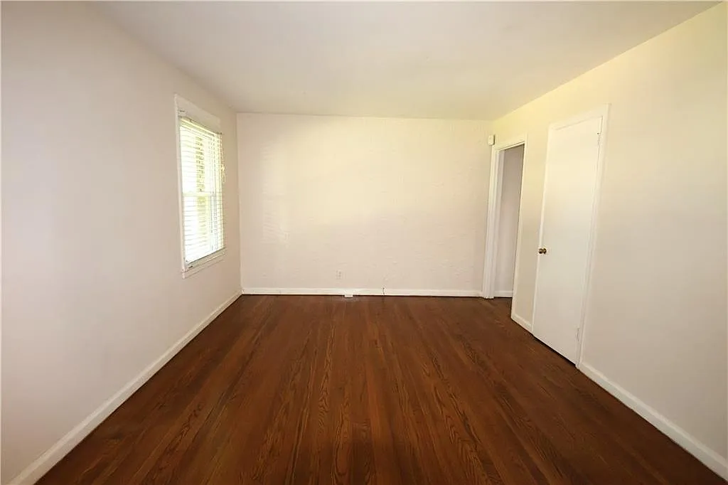 3 bed, 1.0 bath, 1152 sqft, $1,595 — Photo 3