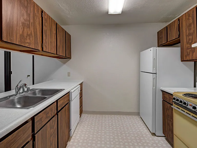 The Greenbriar — Photo 10