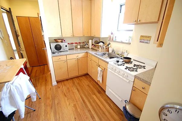 Rented by Bold New York | media 19