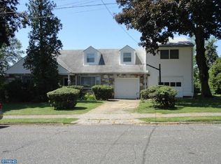 810 Hoffnagle St, Philadelphia, PA 19111