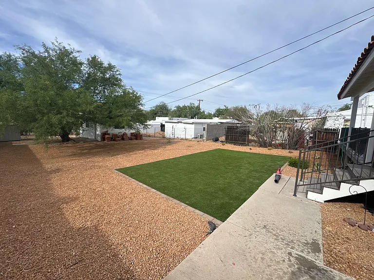 2409 E Mabel St — Photo 20