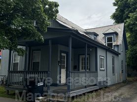 138 N Champlain St, Burlington, VT