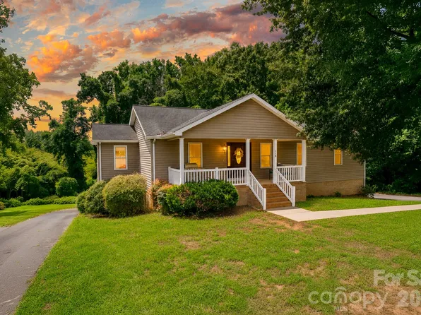 116 Brewer Ln, Mooresville, NC 28115