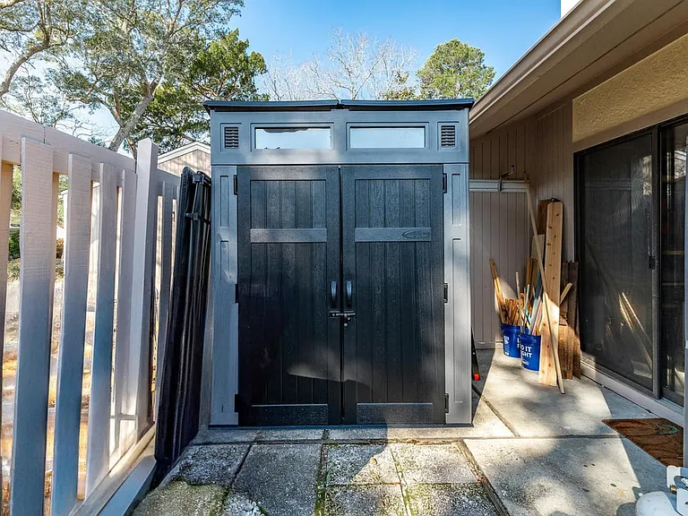 800 Bay Dr #10 — Photo 43
