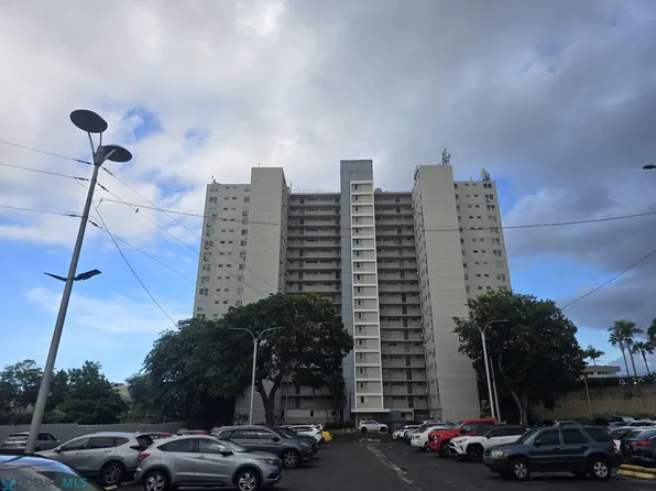 0 Cond Golden View Plz #402, San Juan, PR 00924