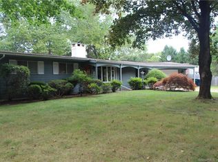 28 Hillside Rd, Old Lyme, CT 06371