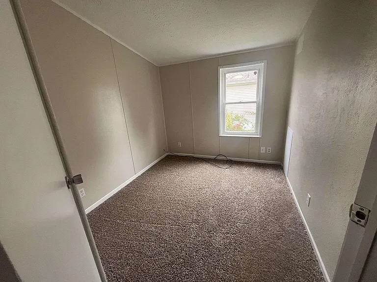 3319 Ridgewood Ave — Photo 2