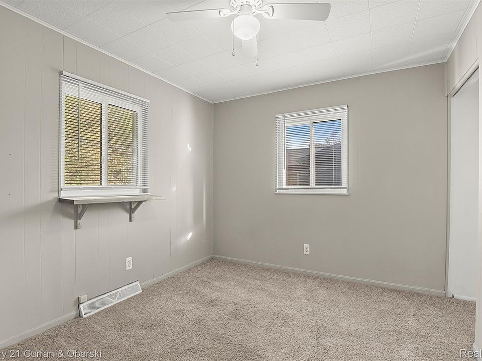 201 W Peterson Dr, photo 13