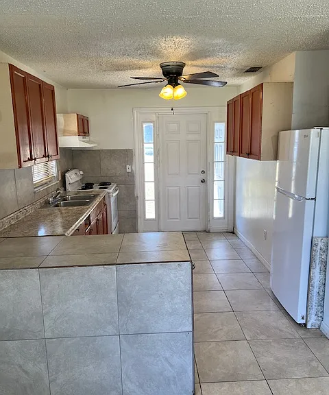1116 S Carolina Ave — Photo 6