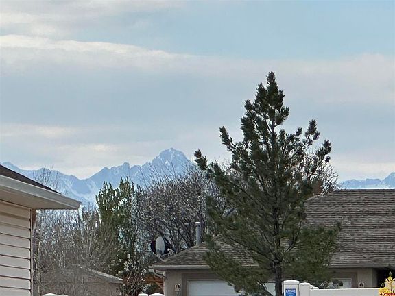5th image of 2817 Glen Oak Drive