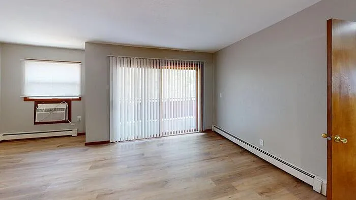 305 Ryan Dr #11 — Photo 4
