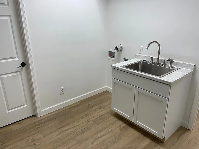 920 Commerce Dr #2 — Photo 7