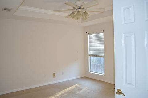 5th image of 165 Shelter Cove Dr