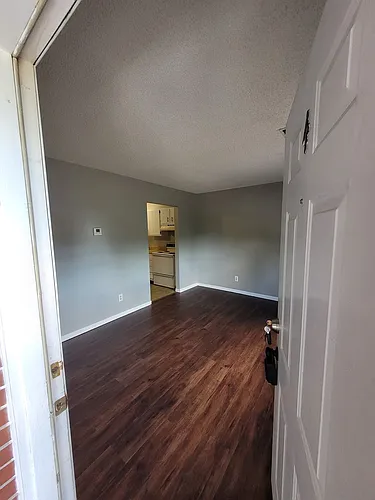 Cross Creek Apartments Photo 1
