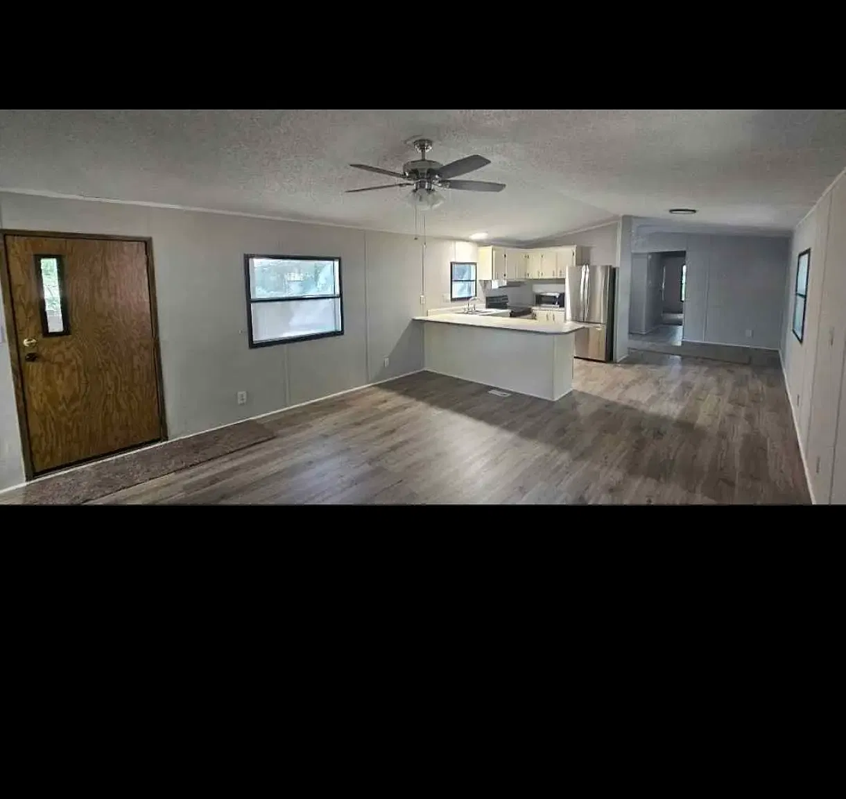 4861 S Bluff St — Photo 2