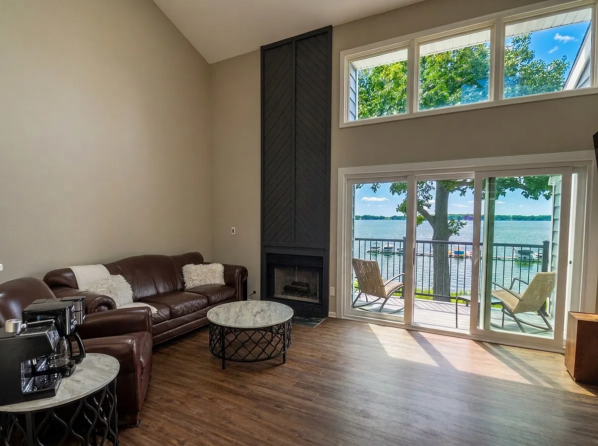 2 bed, 1168 sqft, $2,300 — Photo 1