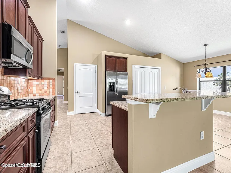 3084 Constellation Dr — Photo 10