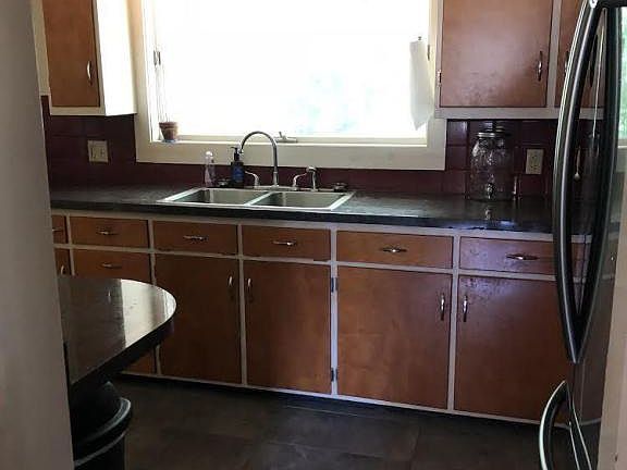 5th image of 206 Lincoln Ave