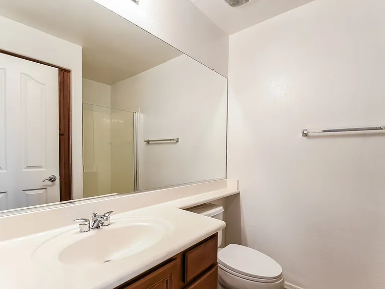 2523 E Bart St — Photo 14