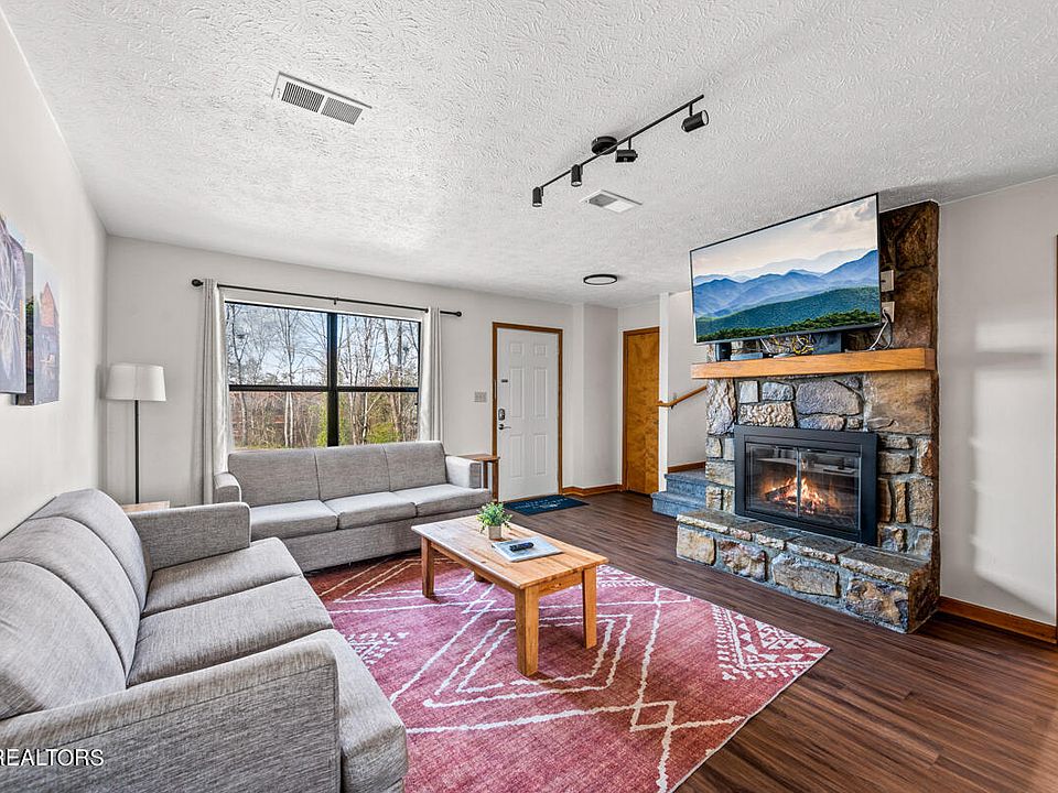 3720 Plaza Way Pigeon TN Zillow