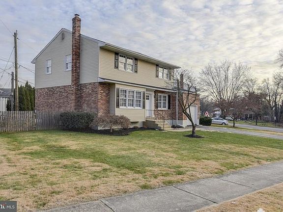 2nd image of 2447 W Eric Dr
