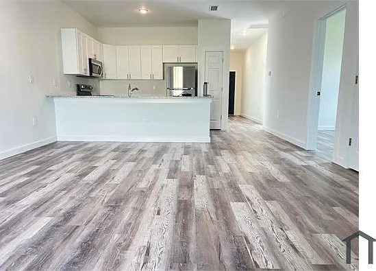 725 Jack Ave S #1 — Photo 6