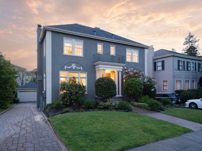 835 Grosvenor Pl, Oakland, CA, 94610