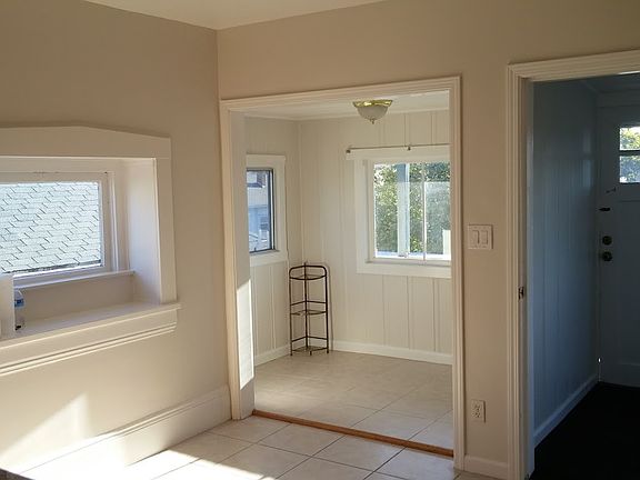 Unit B Kitchen / Nook