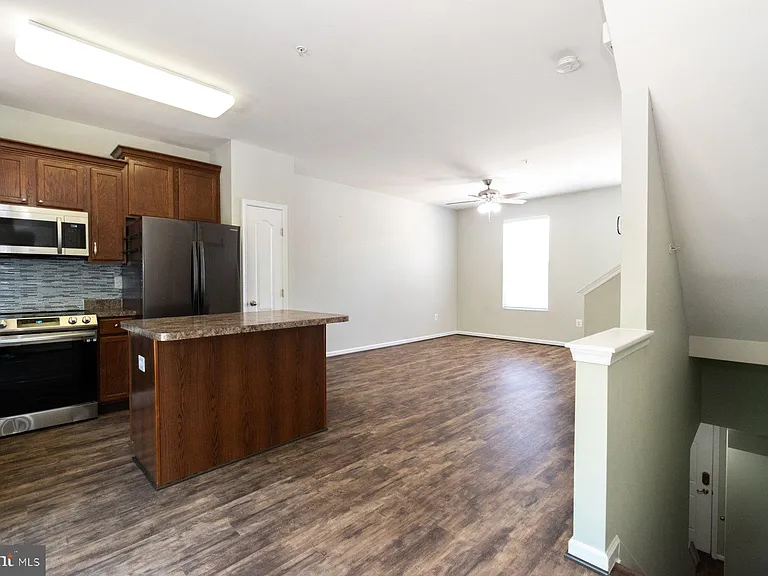 6810 Warfield St — Photo 4
