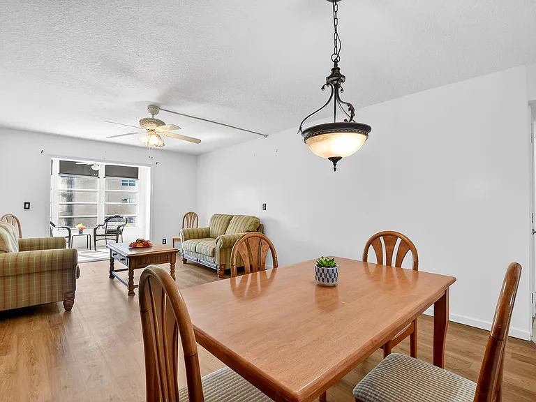 230 NE 26th Ave #302 — Photo 9